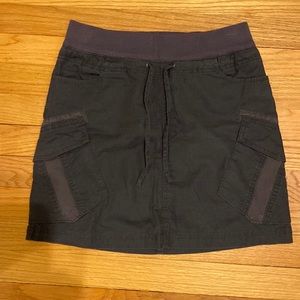 Prana Women’s Cargo Skirt. Drawstring/Elastic Waist. Charcoal Gray. Size XS.